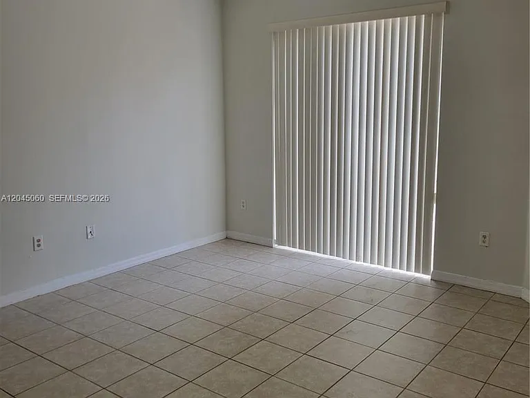 618 SW 106th Ave #1511 — Photo 3