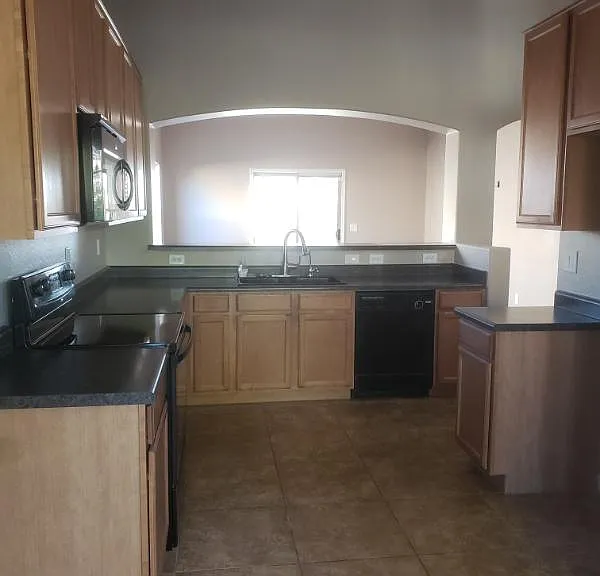 743 E Wolf Hollow Dr — Photo 5