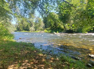 1090 Dunlap Rd, Jacksonville, OR 97530