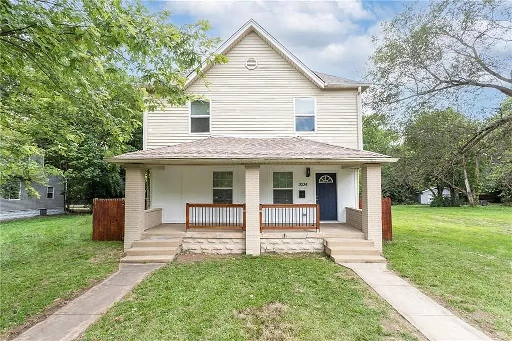 4 bed, 2.5 bath, 2800 sqft, $2,500 — Photo 1