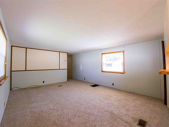 5th image of 1044 Bert Cir