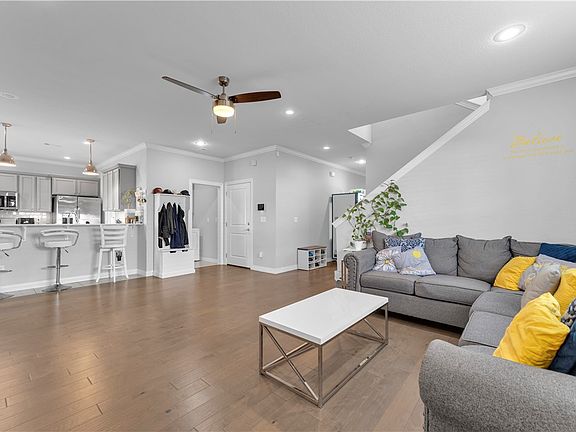 2nd image of 1611 Park St