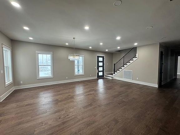 2nd image of 1913 Nashville Rd