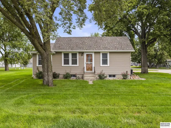 304 W 14th St, Schuyler, NE 68661