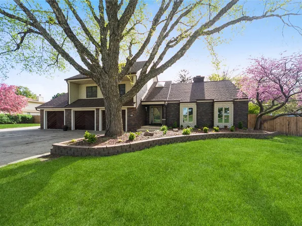 4401 76th St, Urbandale, IA 50322