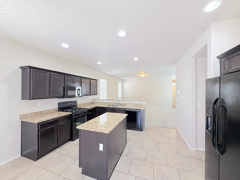 8724 Zephyr Pl NW — Photo 7