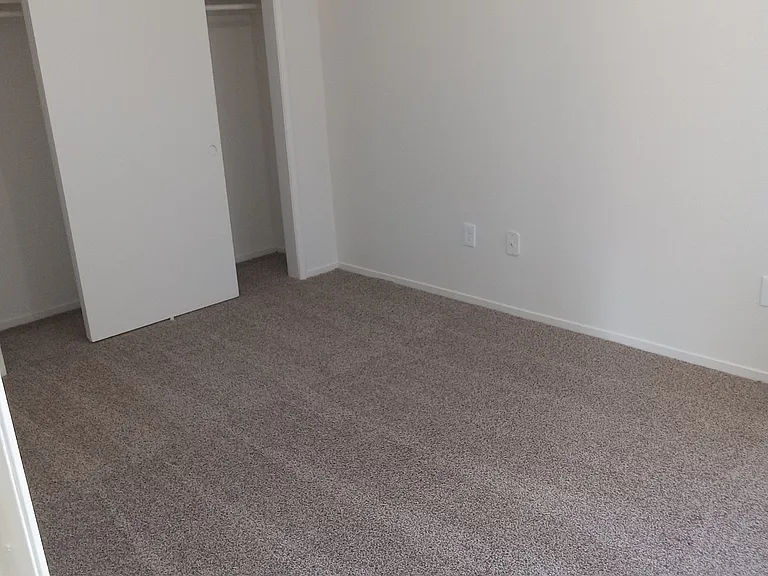BULLARD WEST APARTMENTS — Photo 9