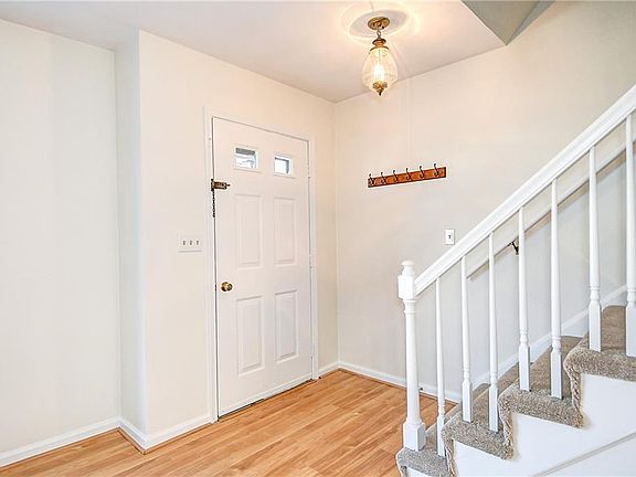 3rd image of 4824 Boxford Rd