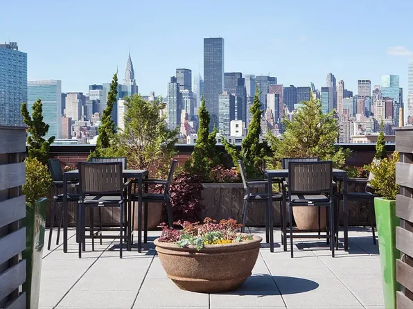 21-45 44th Drive image 7 of 11