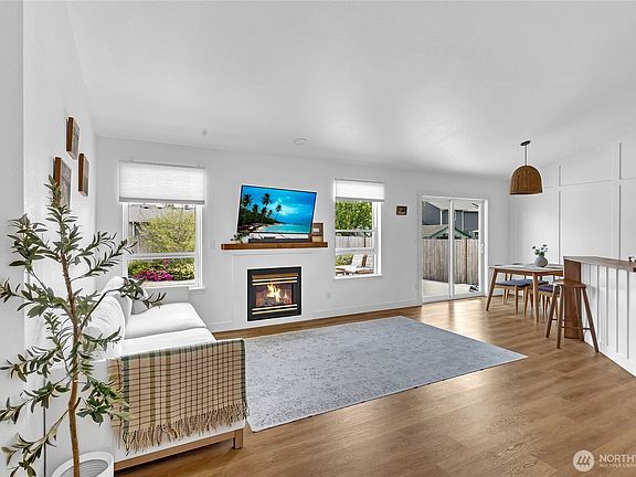 5th image of 15421 8th Avenue Ct E