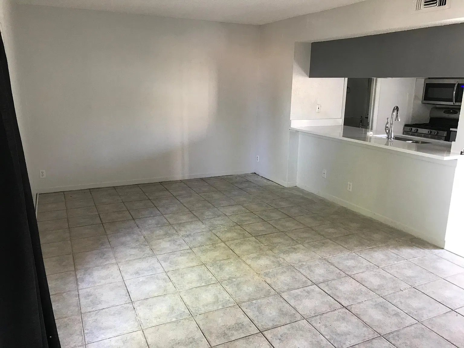 2 bed, 1.5 bath, 1000 sqft, $1,600 — Photo 2