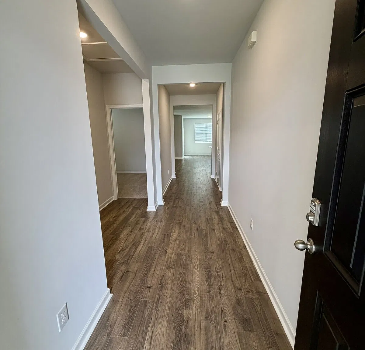 3 bed, 2.0 bath, 1618 sqft, $1,995 — Photo 4