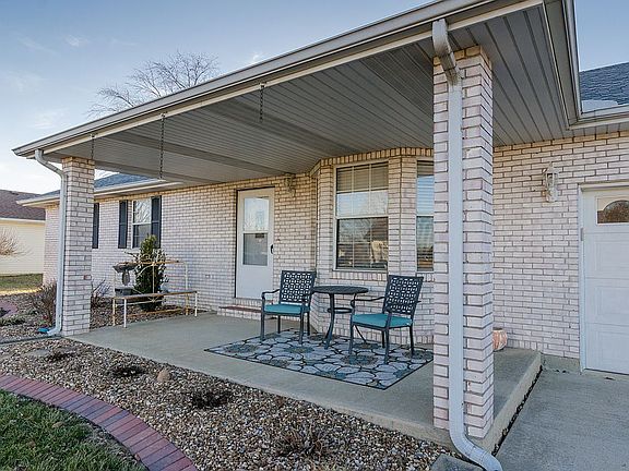 4th image of 39 Olivia Ln