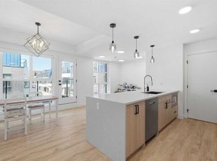 4270 SE Norford Ave NW #304, Calgary, AB T3B 6M2