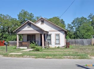 140 Elm St, Lockhart, TX 78644