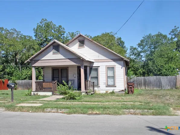 140 Elm St, Lockhart, TX 78644