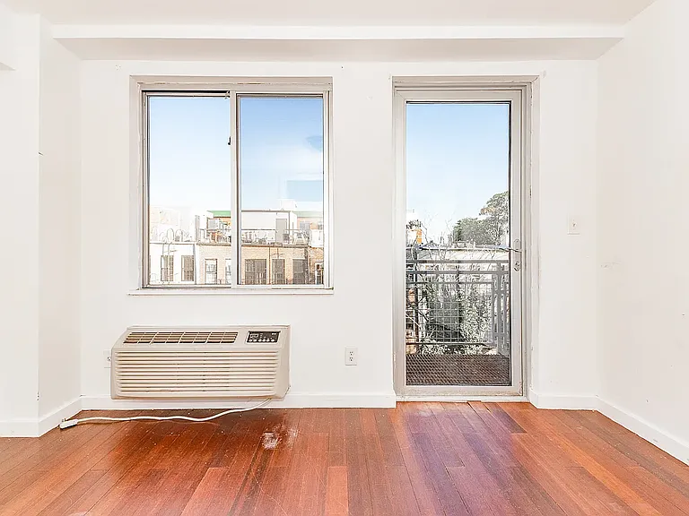 286 Stanhope St #2F — Photo 4