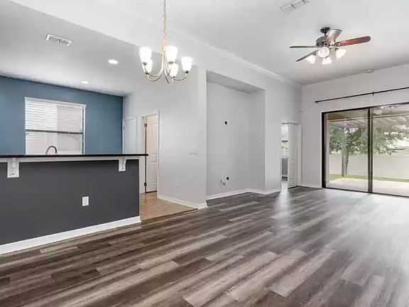 3rd image of 803 Arbor Pointe Ave