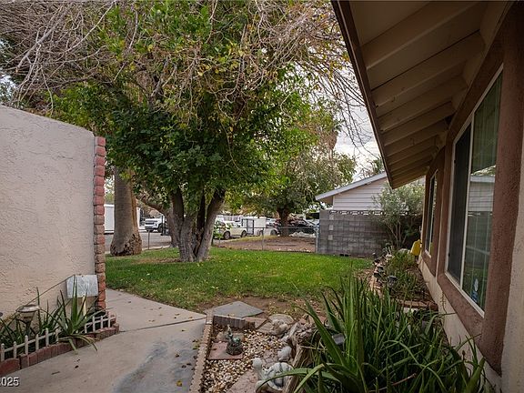 4th image of 4013 Alameda Ave