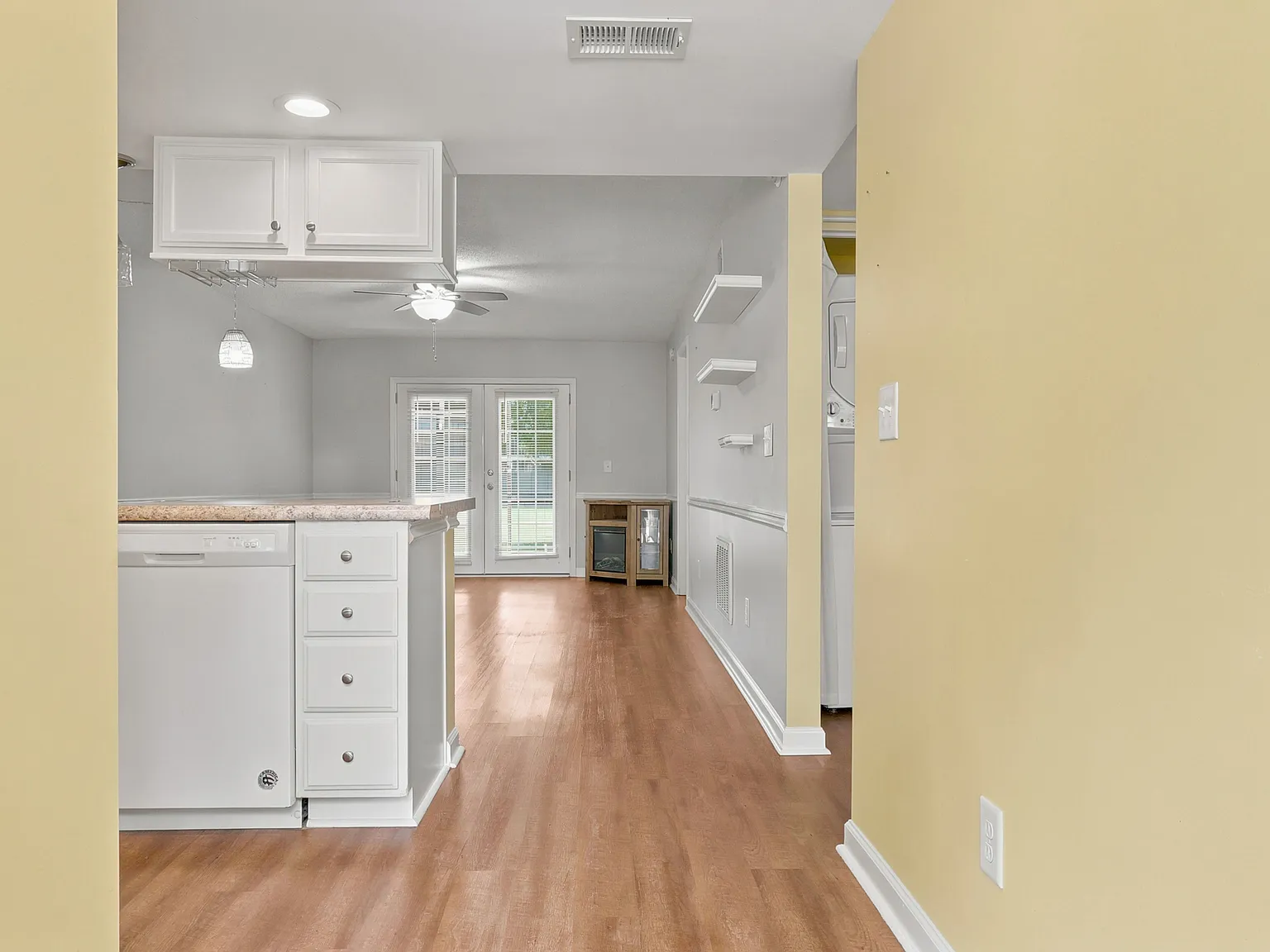 1301 Pridgen Rd — Photo 3