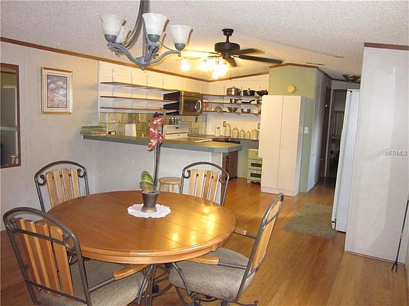 4th image of 905 County Road 452a