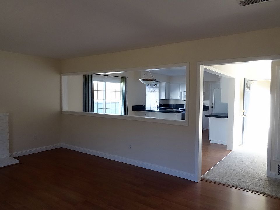 open flow to kitchen area, living room