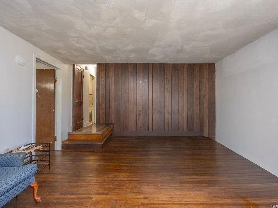 1st image of 179 Callodine Ave APT 2