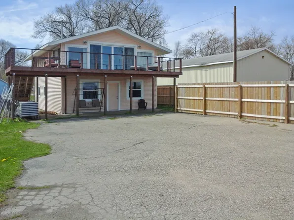 11881 Marsh Rd, Shelbyville, MI 49344