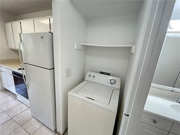 4th image of 4021 NW 87th Ave #4021