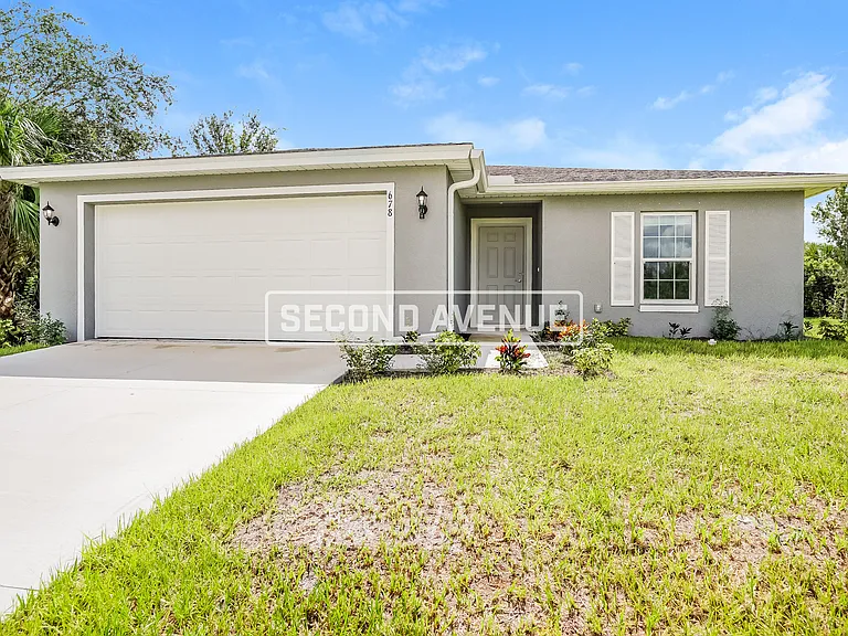 678 Rutland Cir — Photo 1