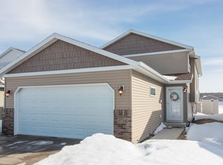 4744 50th Ave S, Fargo, ND 58104