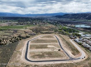 1823 Crockett Cir, Rifle, CO 81650