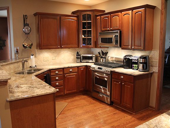 5th image of 1304 Sandhill Ct