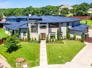 917 Crown Ct, Burleson, TX 76028