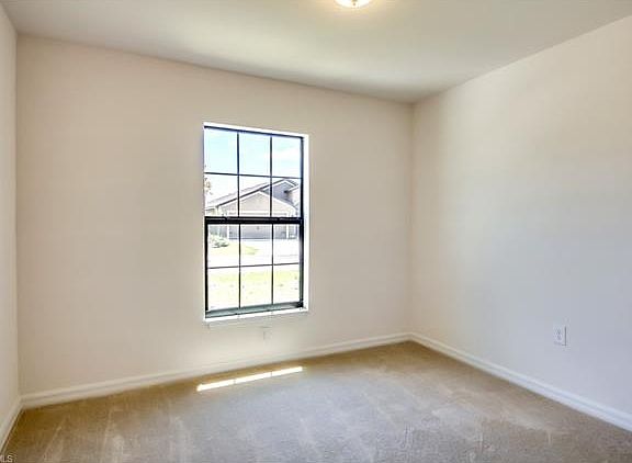 5th image of 718 Center Lake St