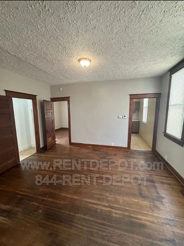 2 bed, 1.0 bath, 804 sqft, $895 — Photo 4