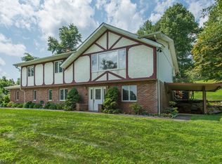 28 W Valley Brook Rd, Long Valley, NJ 07853