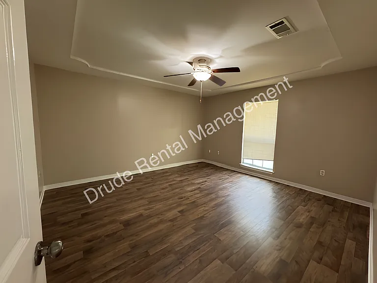 829 Eden Oaks Dr — Photo 6