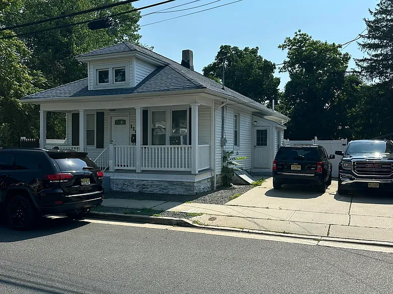 116 De Witt Ave — Photo 9