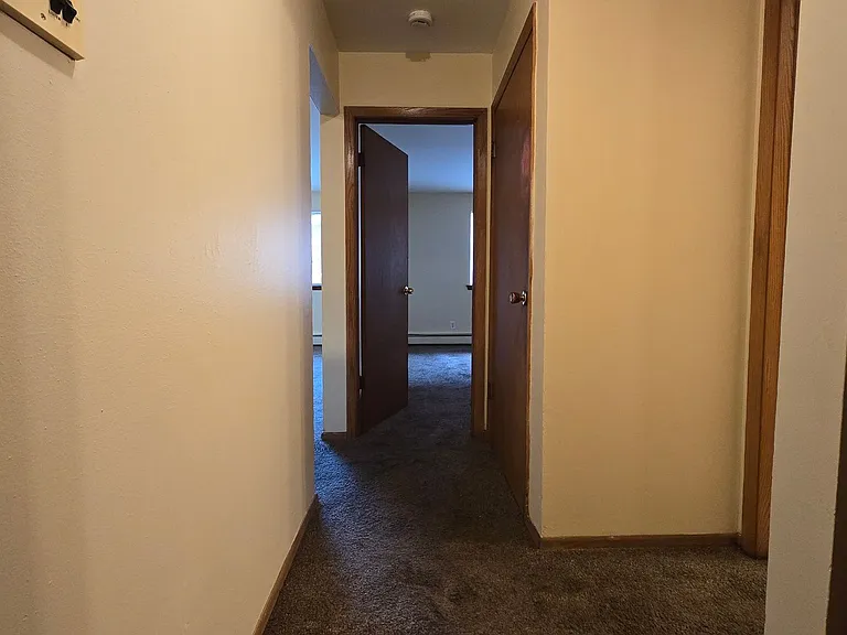 Somerset Apartments — Photo 6