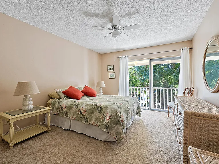 213 Seabreeze Cir — Photo 16