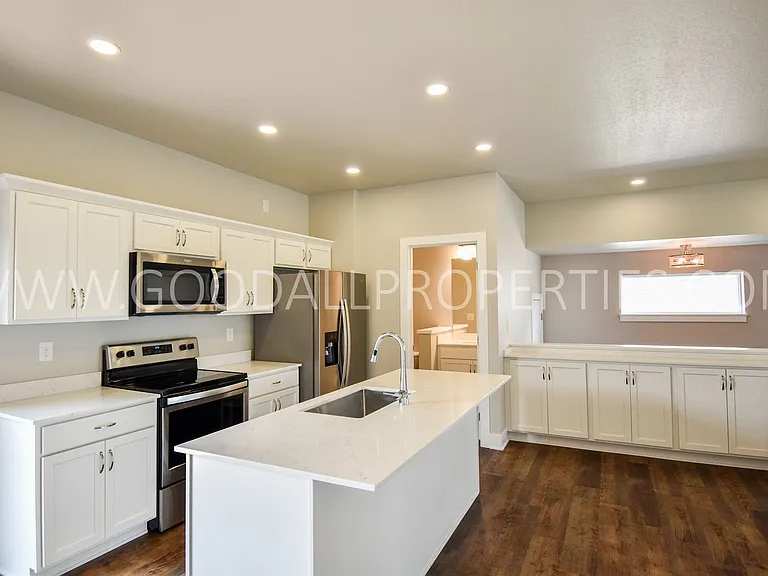 342 N Warrior Ln — Photo 12