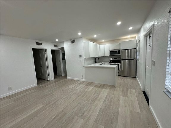 3rd image of 2660 NE 8th Avenue #116