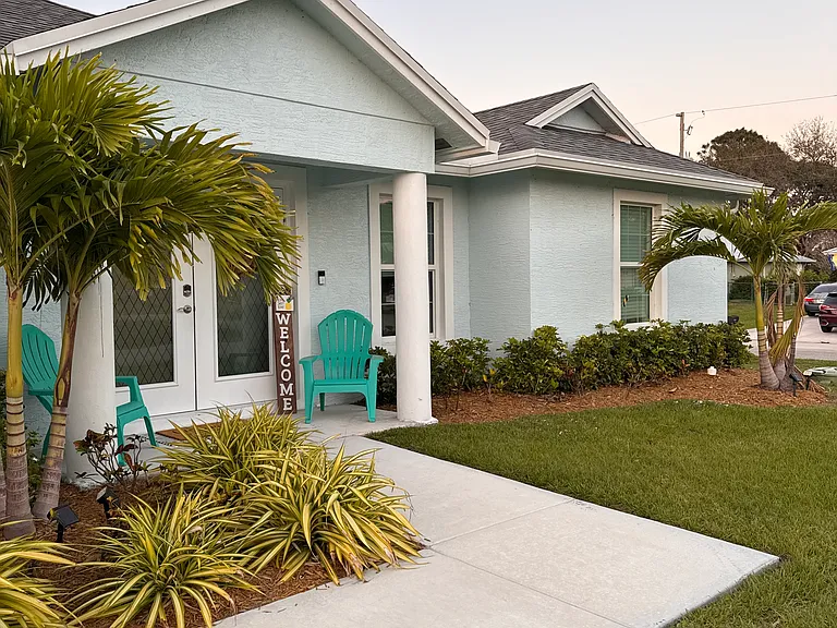1801 SW Dalmatian Ave — Photo 2