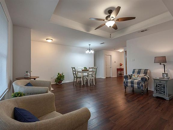 3rd image of 1002 Teresa Ct