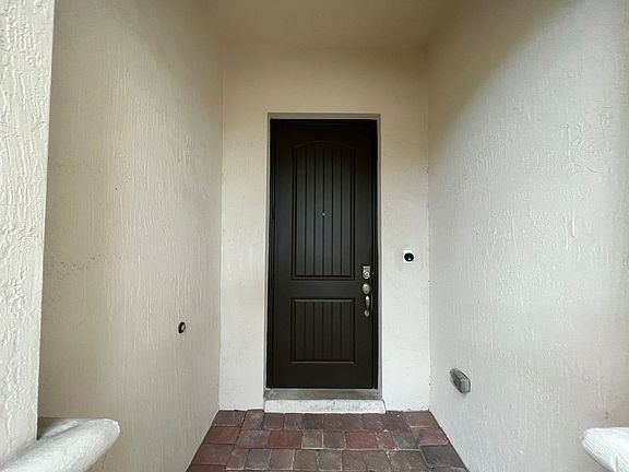 5th image of 4204 N Dixie Hwy #9