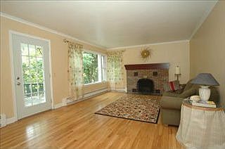 3rd image of 1226 Pinehurst Blvd