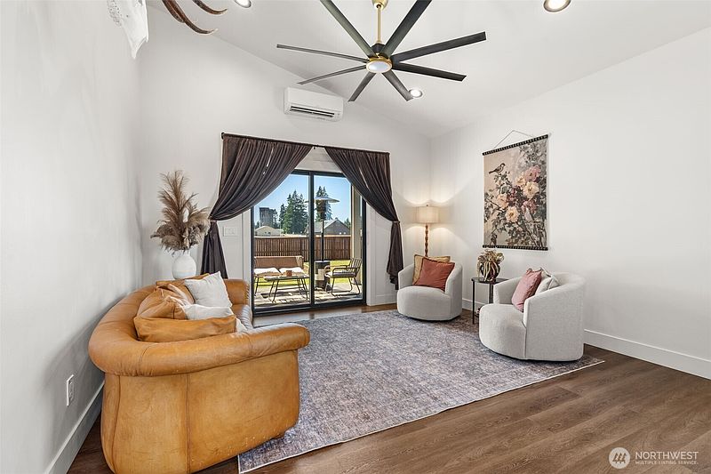 5th image of 649 Prominence Street