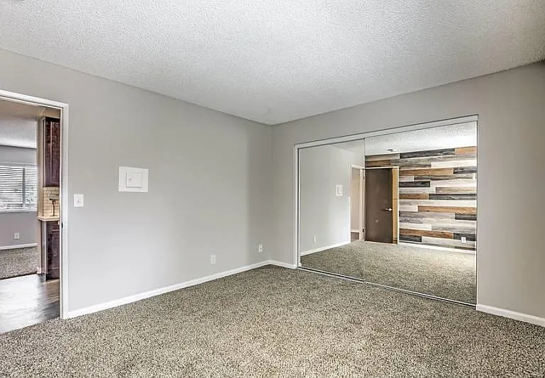Del Amo Place Apartments Homes — Photo 11
