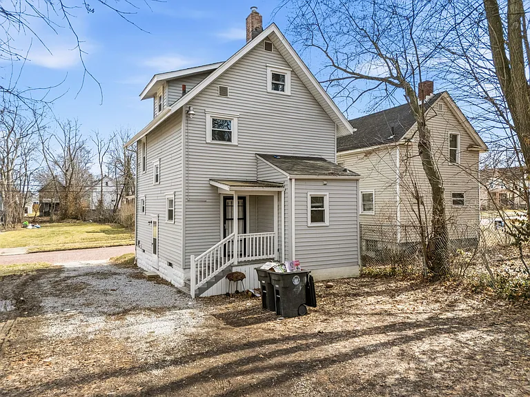 488 Alexander St — Photo 21
